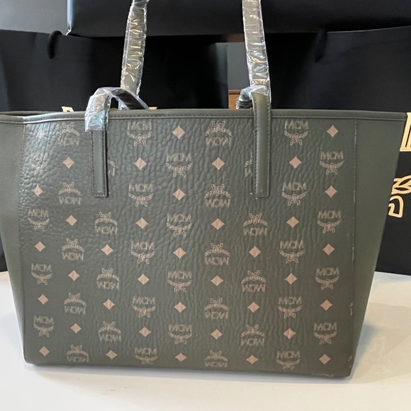 MCM  SEA TURTLE GREEN VISETOS CLASSIC TOTE BAG - Picture 9 of 16